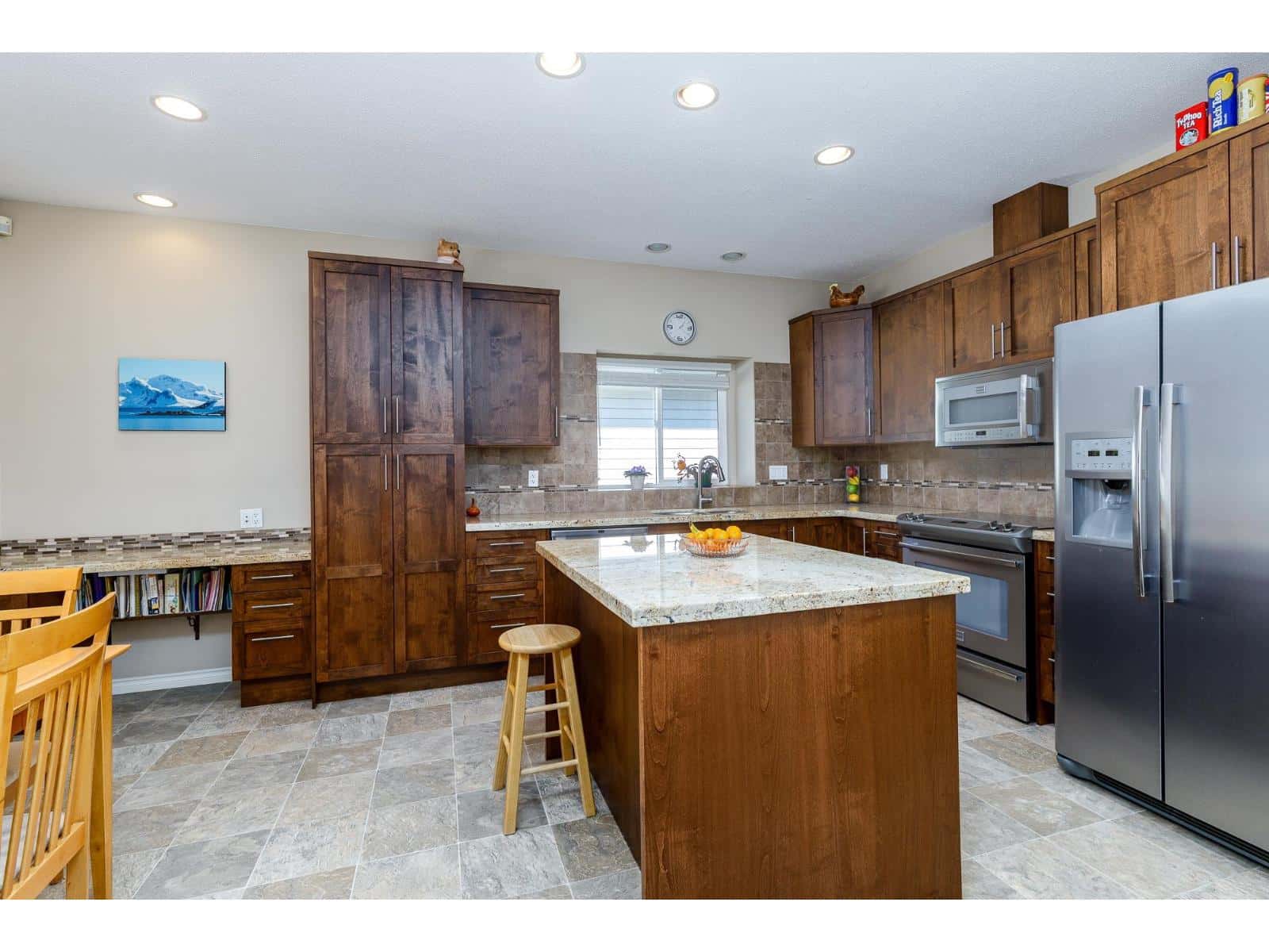 15 18939 65 AVENUE — Surrey - Photo 2 of 34