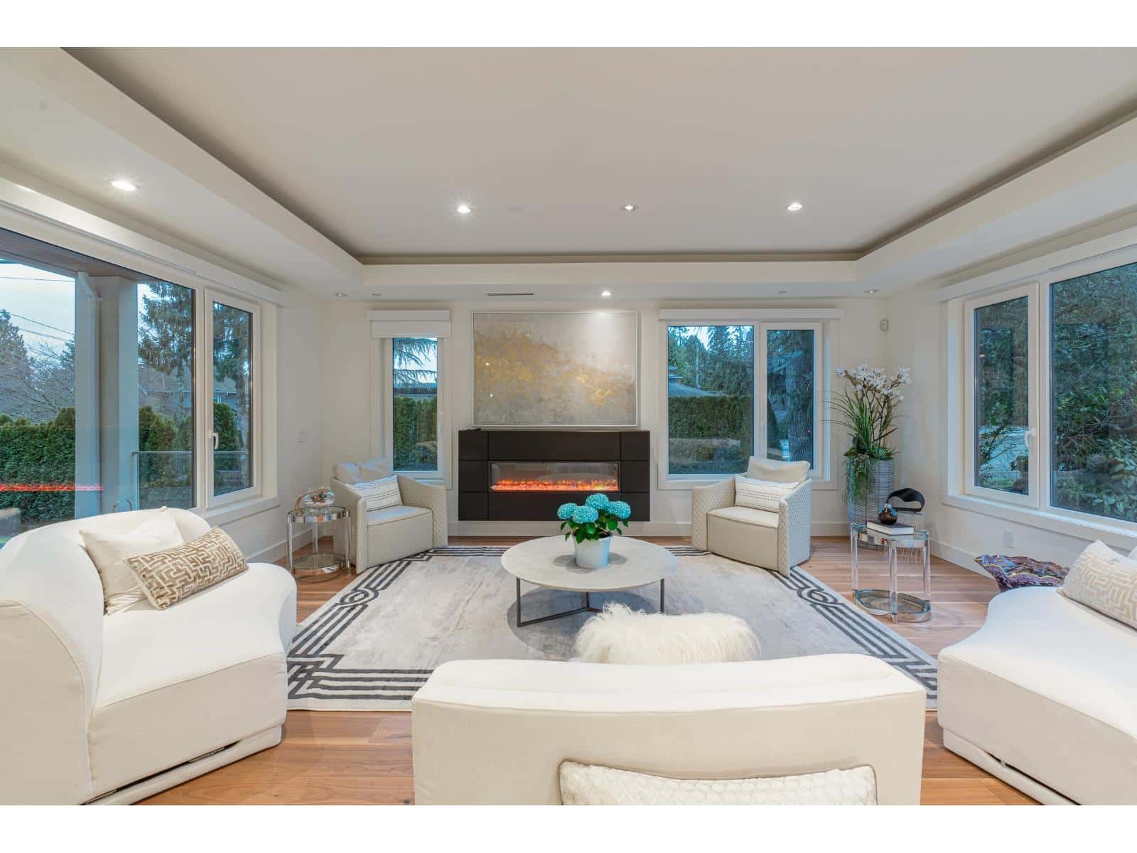 13600 BLACKBURN AVENUE — White Rock - Photo 5 of 40