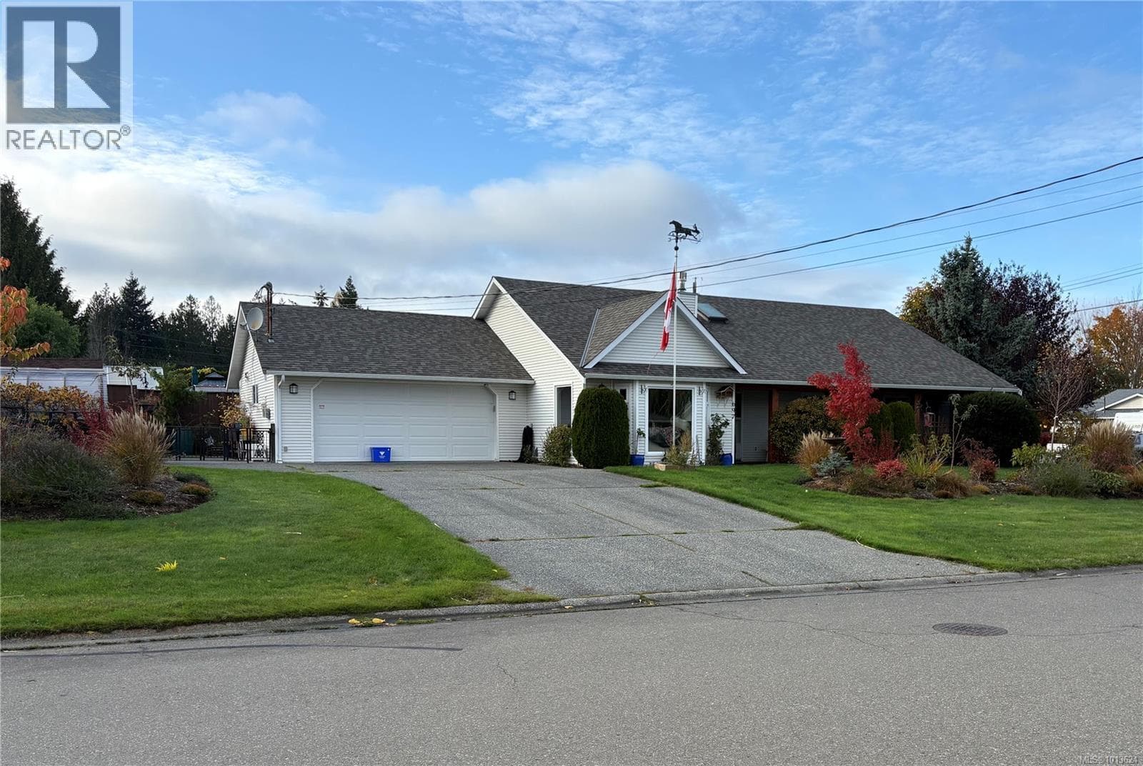 697 Woodburn St — Parksville - Main photo