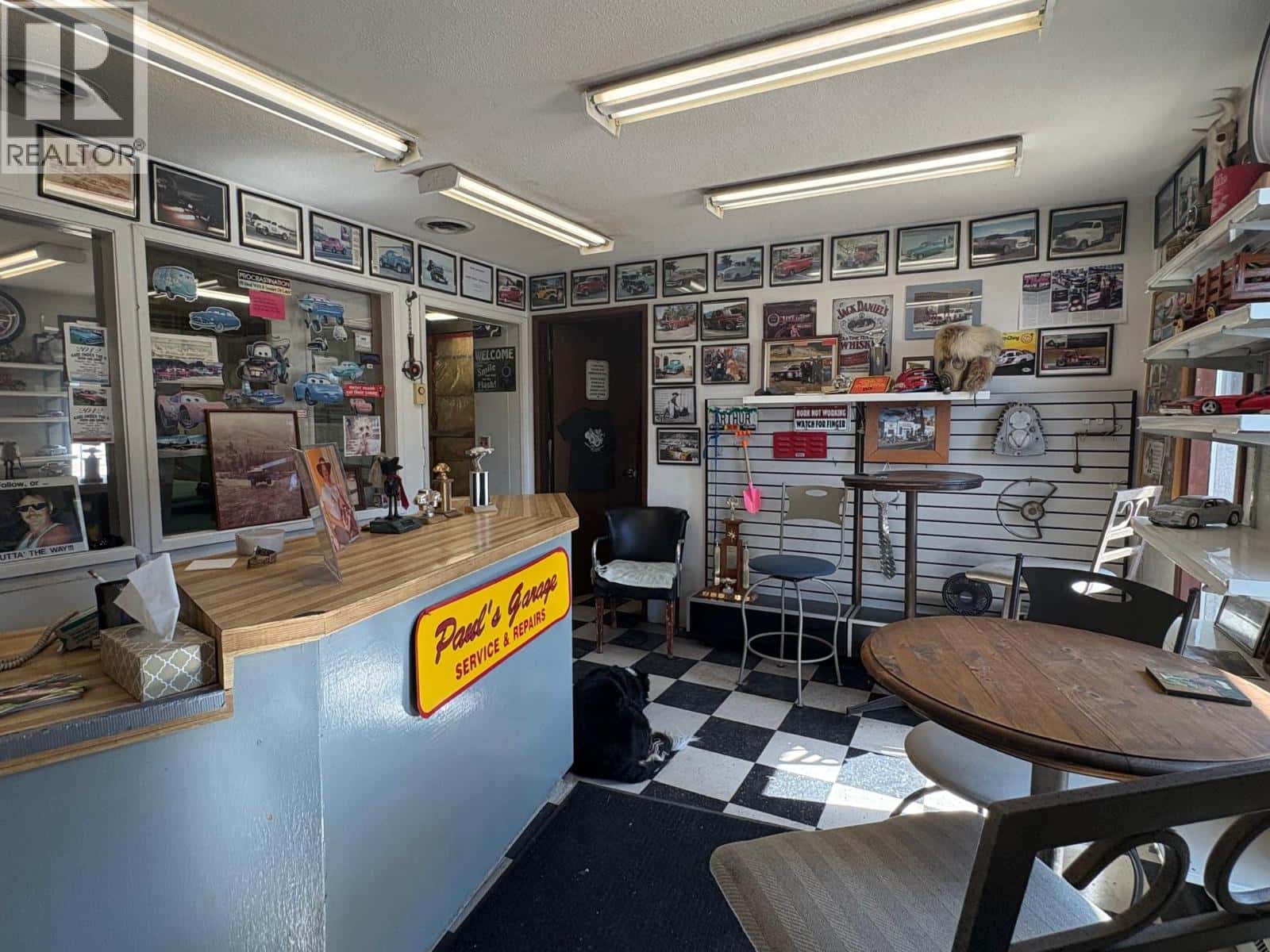 737 Okanagan Avenue — Penticton - Photo 5 of 18