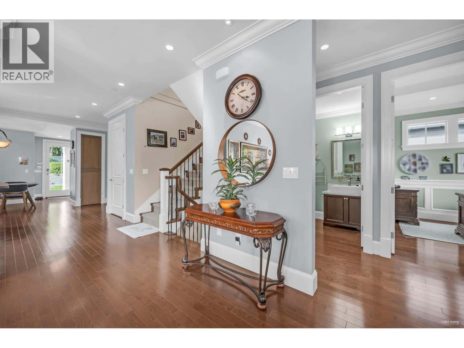 1287 GORDON AVENUE — West Vancouver - Photo 4 of 38