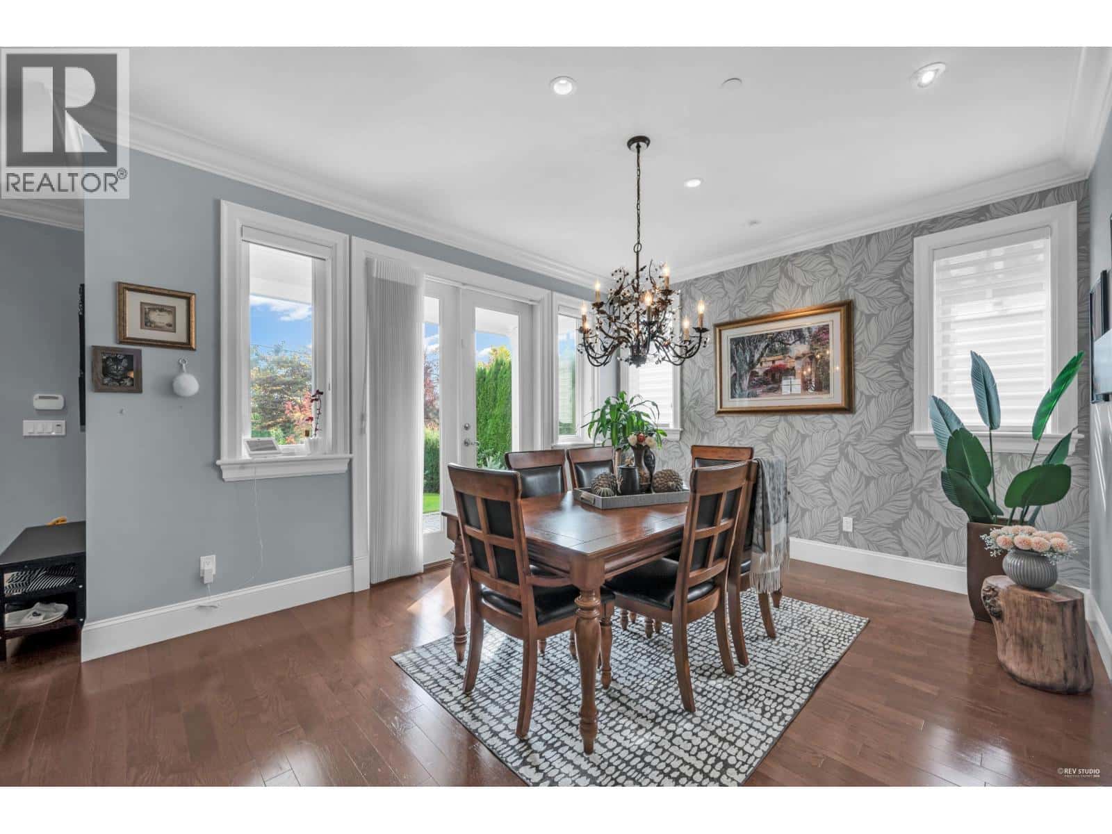 1287 GORDON AVENUE — West Vancouver - Photo 5 of 38