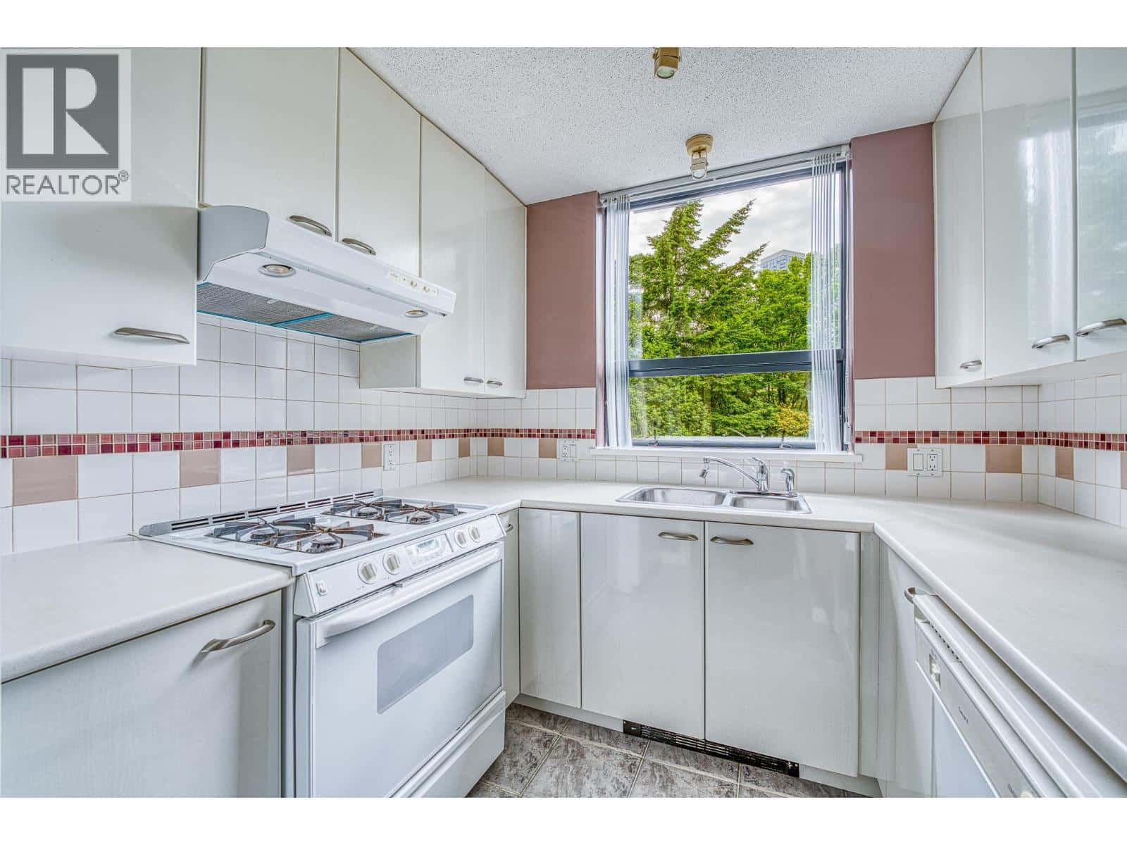 206 4505 HAZEL STREET — Burnaby - Photo 5 of 17