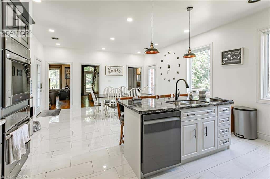 , Villa Nova, Ontario — Villa Nova, Ontario - Photo 4 of 39