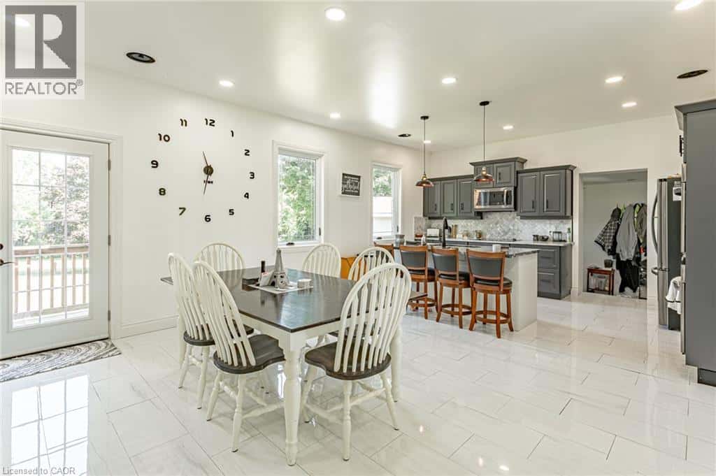 , Villa Nova, Ontario — Villa Nova, Ontario - Photo 5 of 39