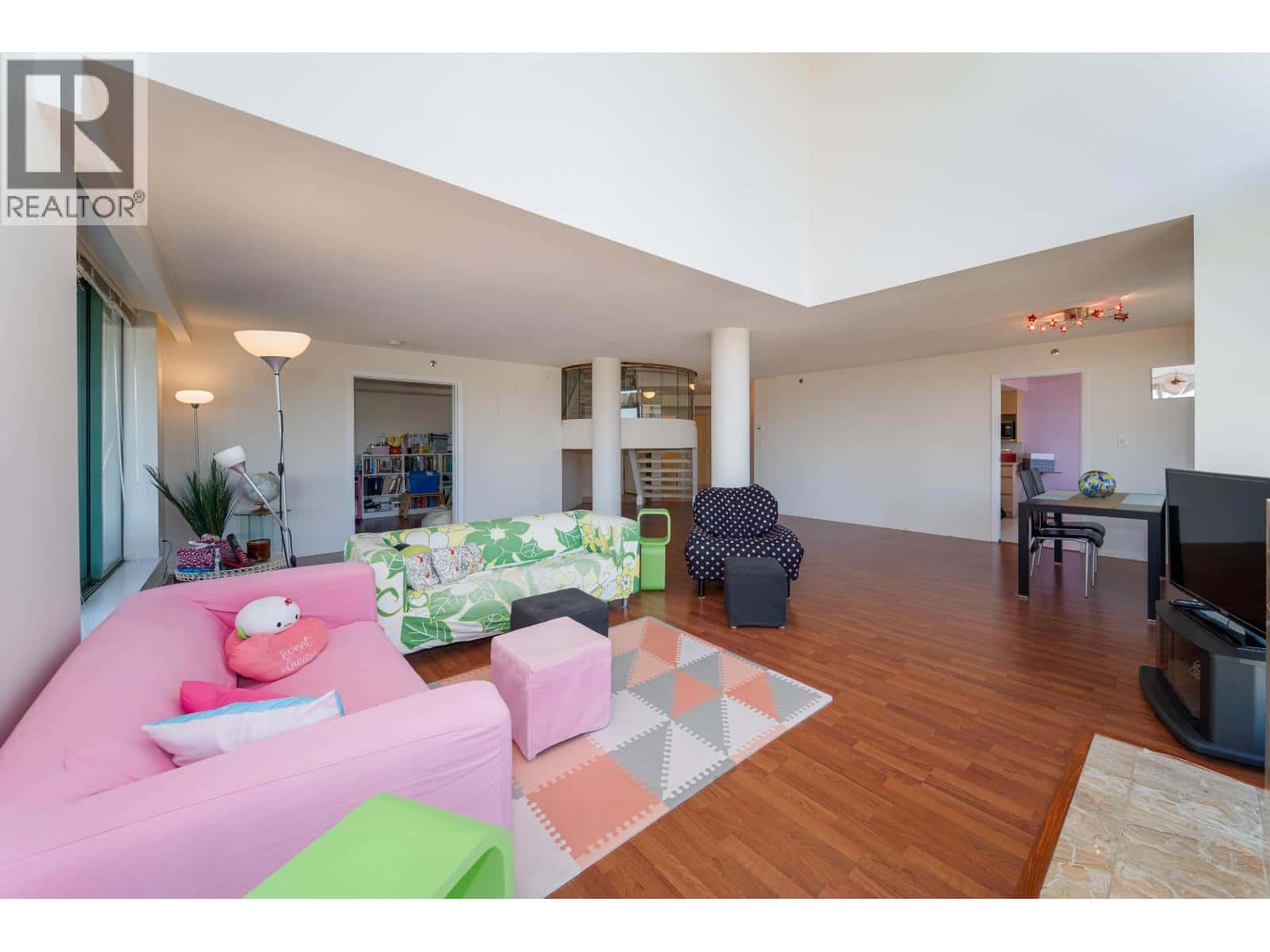 804 518 W 14TH AVENUE — Vancouver - Photo 3 of 40