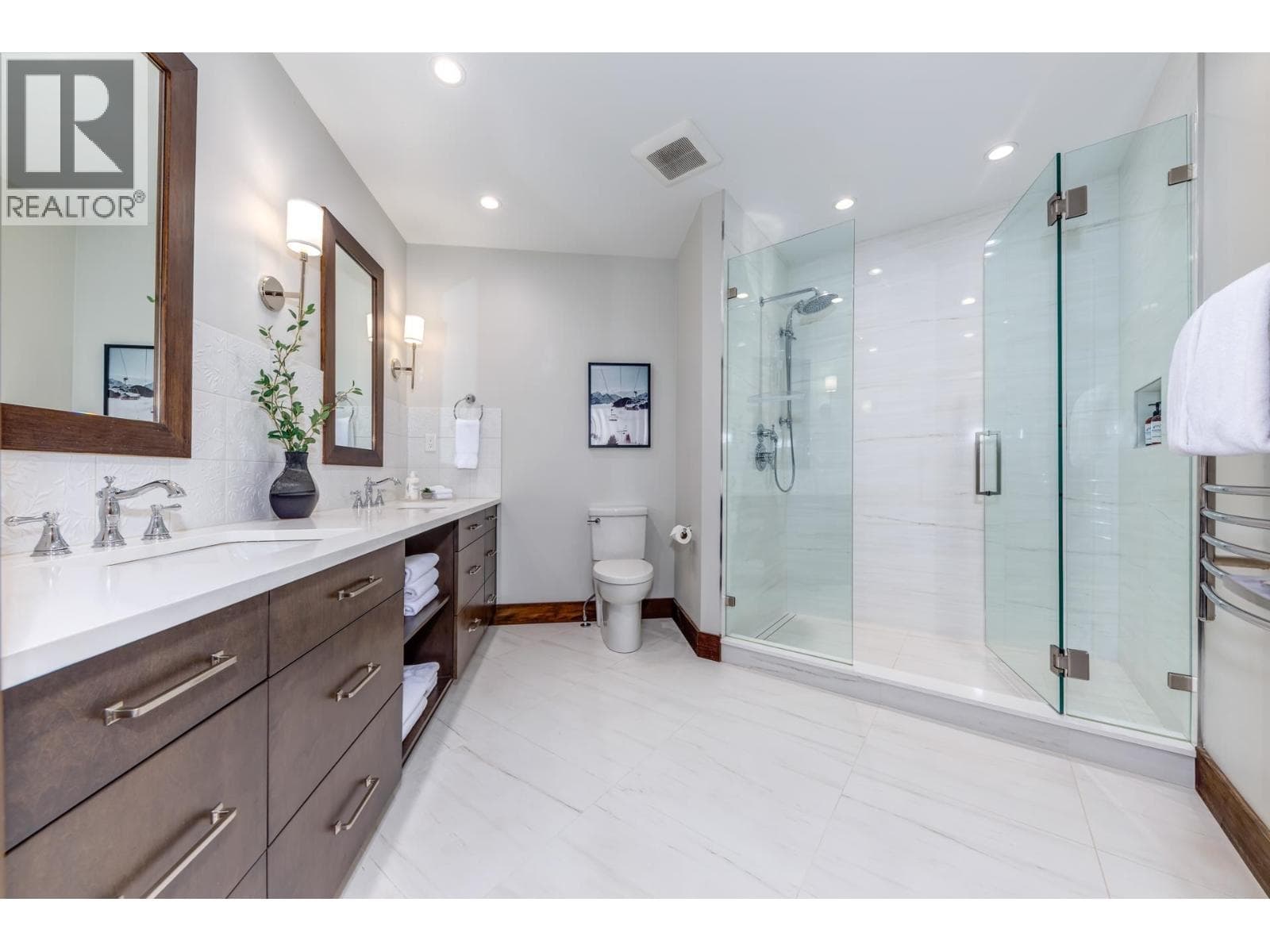 3354 PEAK DRIVE — Whistler - Main photo