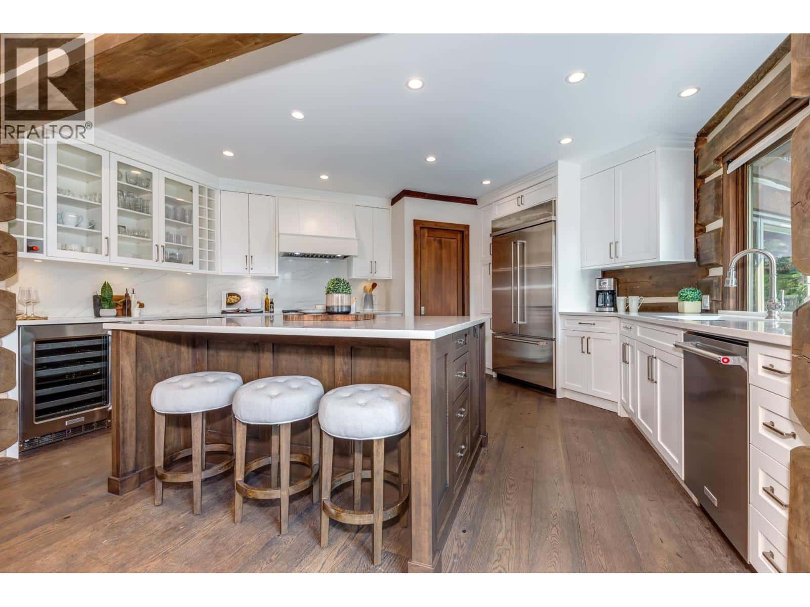 3354 PEAK DRIVE — Whistler - Photo 3 of 38