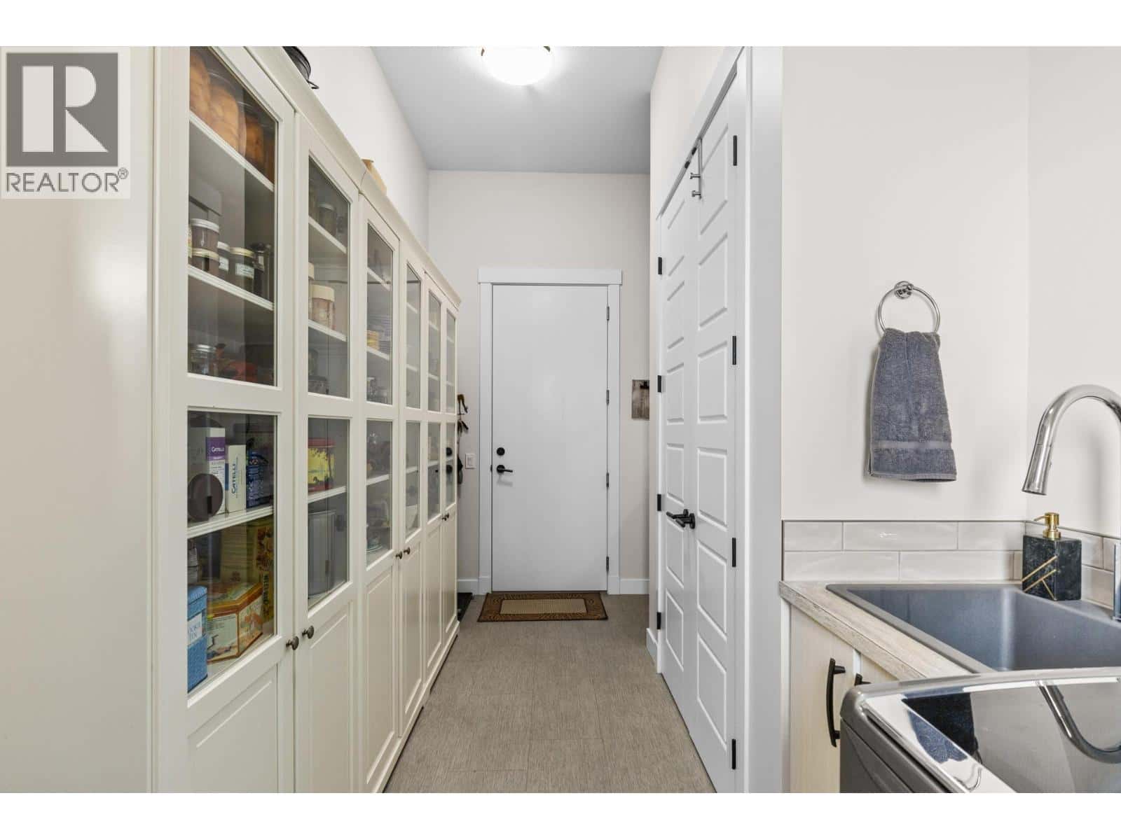 , Vernon, British Columbia — Vernon, British Columbia - Photo 5 of 62