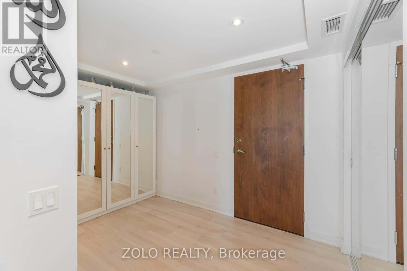 , Toronto (Waterfront Communities), — Toronto (Waterfront Communities) - Photo 5 of 40