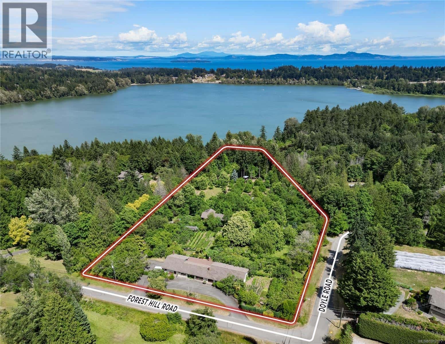 , Saanich, British Columbia — Saanich, British Columbia - Photo 2 of 79