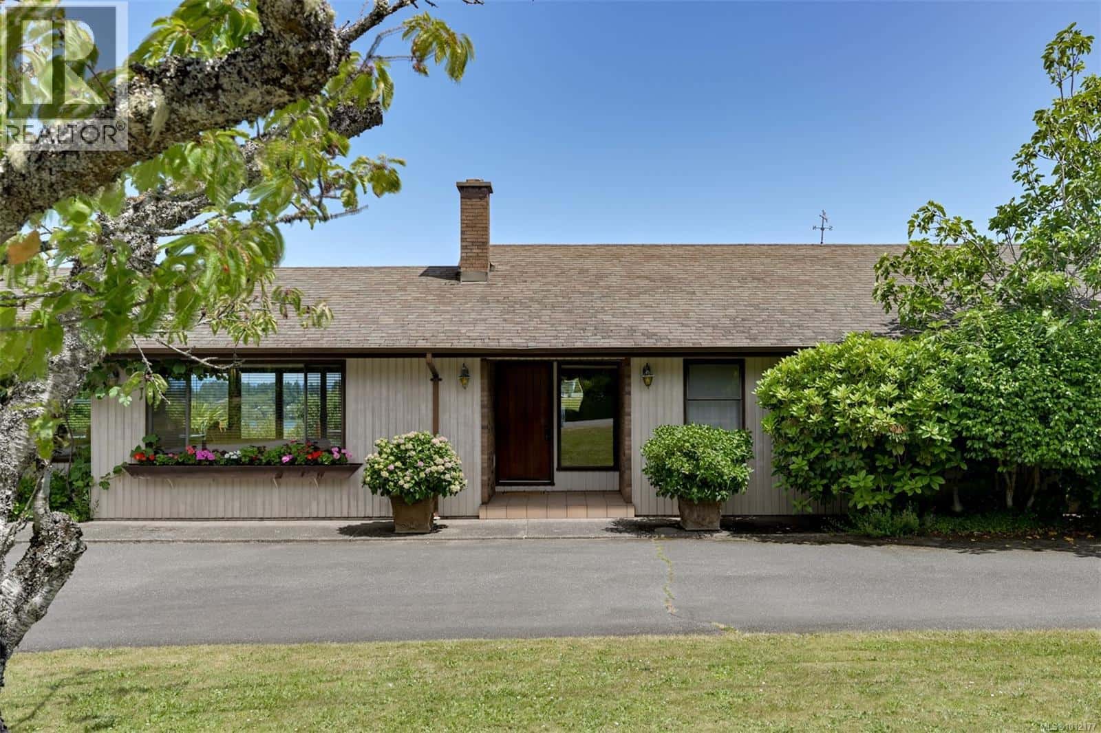 , Saanich, British Columbia — Saanich, British Columbia - Photo 4 of 79