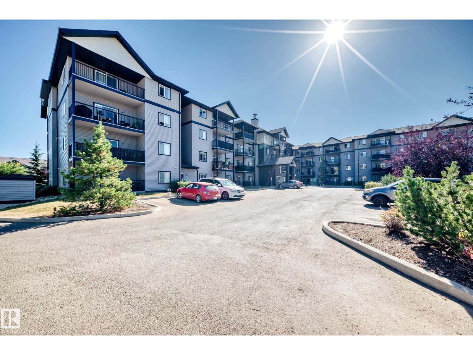 , Edmonton, Alberta — Edmonton, Alberta - Photo 2 of 39