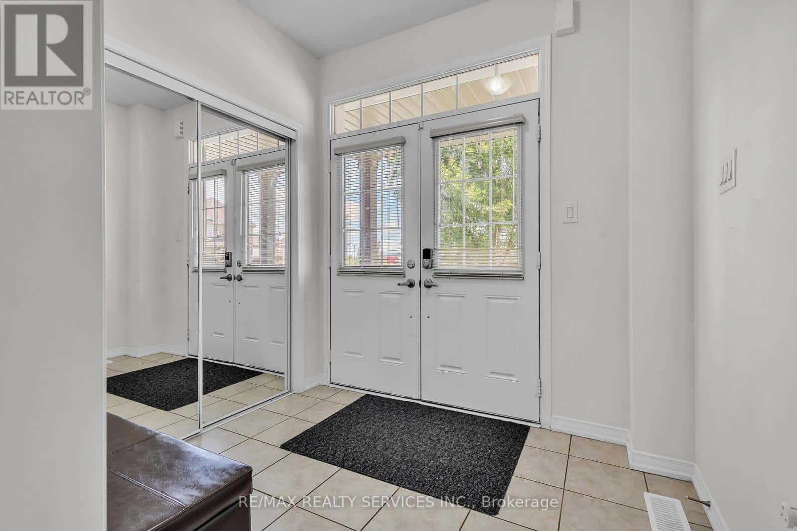 , Brantford, — Brantford - Photo 5 of 42