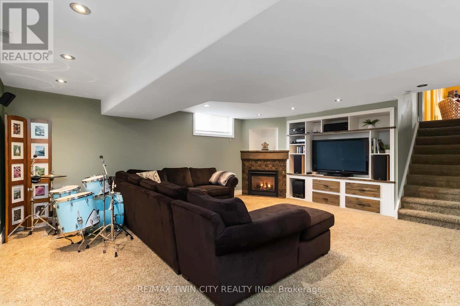 , Guelph (Kortright Hills), Ontario — Guelph (Kortright Hills), Ontario - Photo 2 of 37