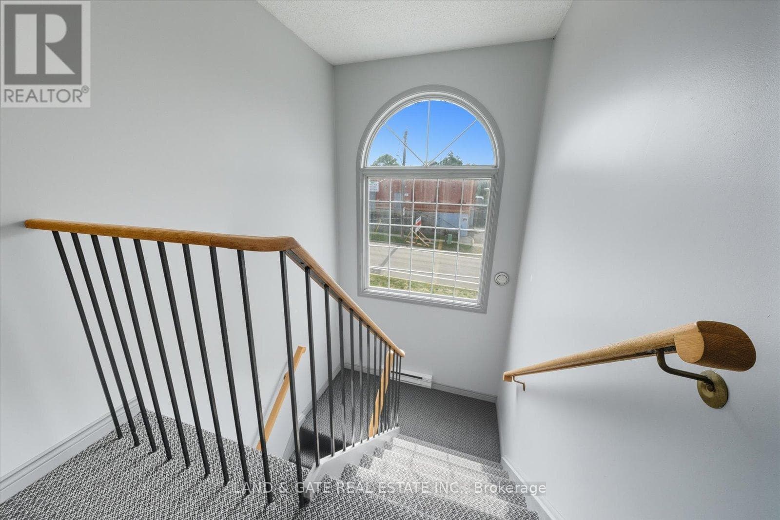 , Oshawa (Vanier), Ontario — Oshawa (Vanier), Ontario - Main photo