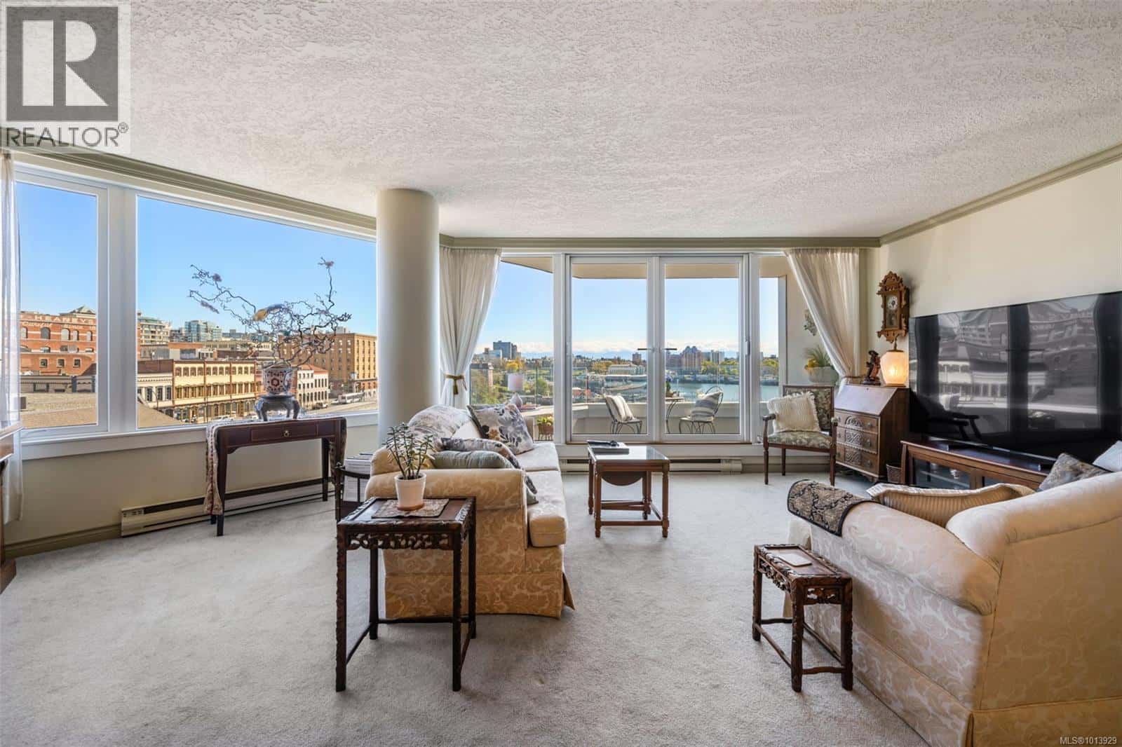 , Victoria, — Victoria - Photo 3 of 45