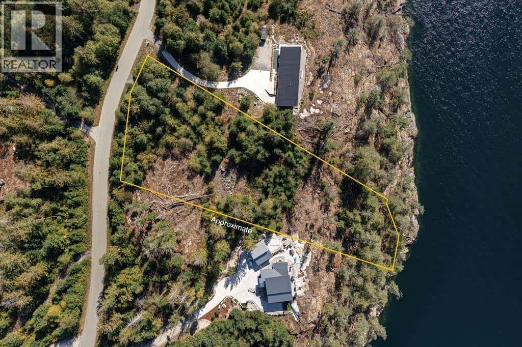 , Garden Bay, British Columbia — Garden Bay, British Columbia - Photo 4 of 8