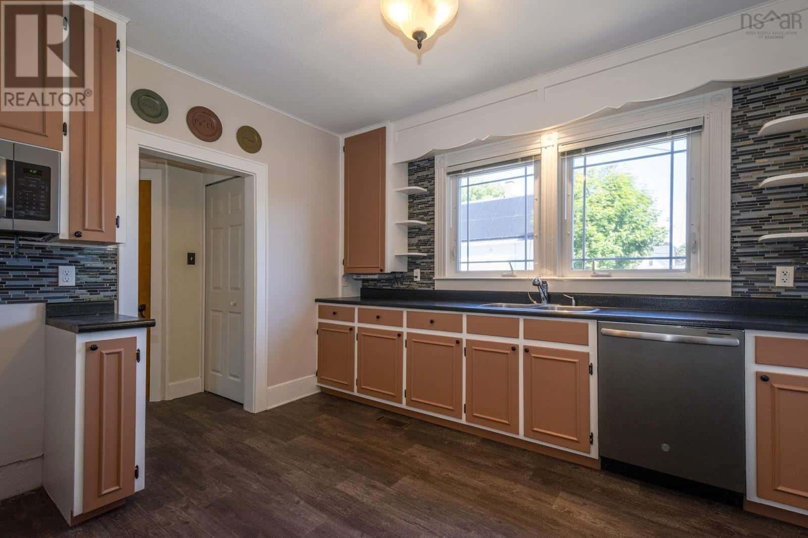 , Middleton, — Middleton - Photo 5 of 33