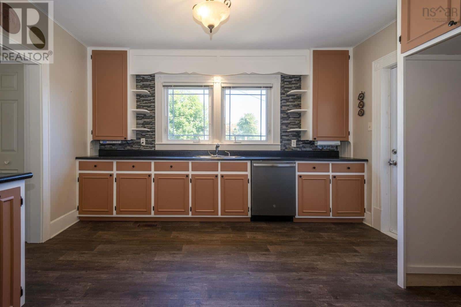 , Middleton, — Middleton - Photo 4 of 33