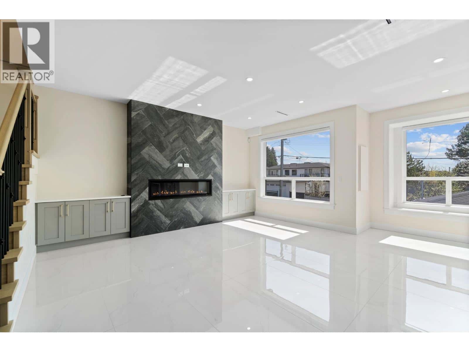 , Burnaby, British Columbia — Burnaby, British Columbia - Photo 3 of 11