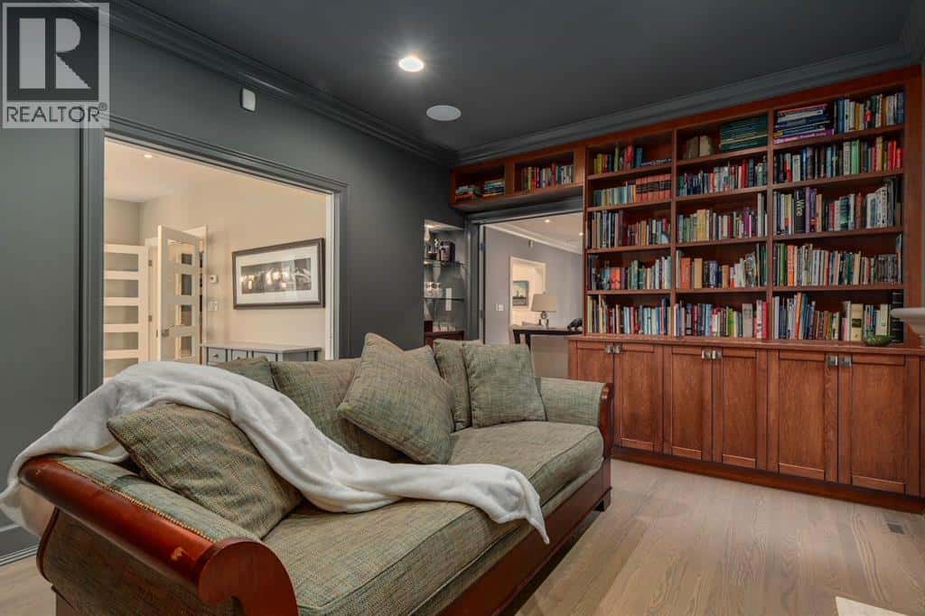 1212 Montreal Avenue SW — Calgary, Alberta - Photo 4 of 100