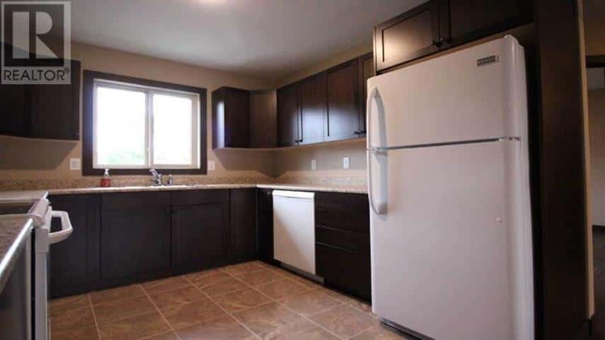 , THUNDER BAY, Ontario — THUNDER BAY, Ontario - Photo 2 of 48