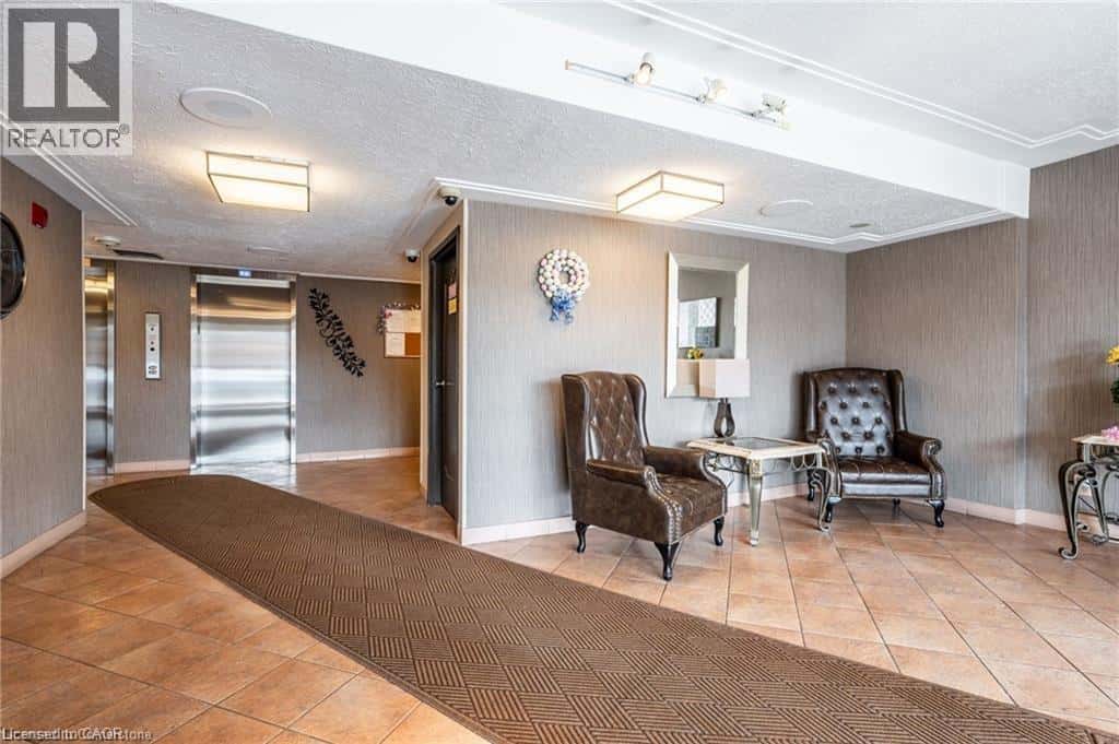 40 HARRISFORD Street Unit# 402 — Hamilton - Photo 3 of 34