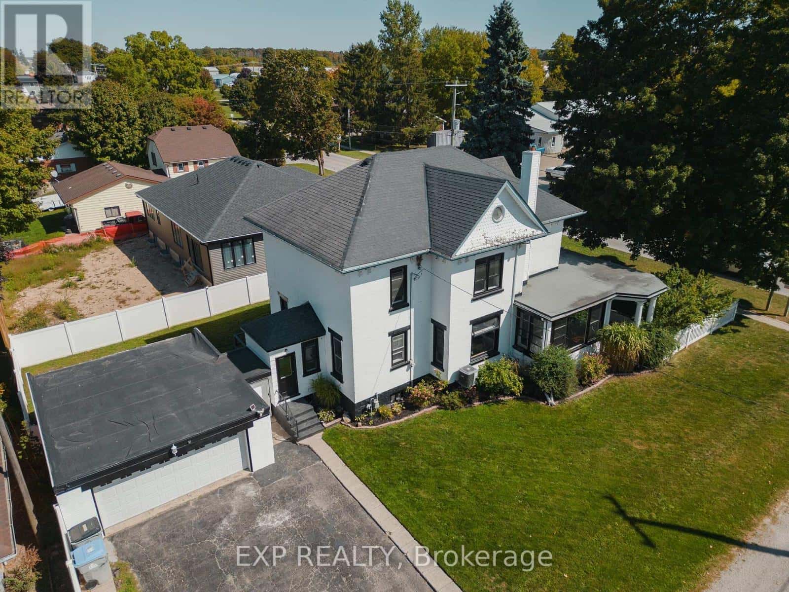 290 TURNBERRY STREET — Huron East (Brussels) - Photo 2 of 40