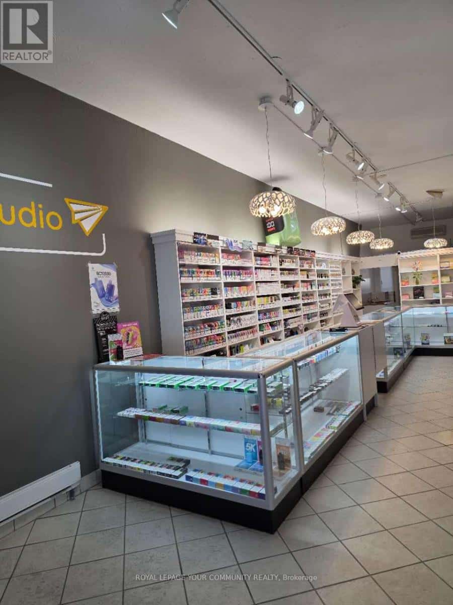 , Toronto (Humewood-Cedarvale), — Toronto (Humewood-Cedarvale) - Photo 5 of 8