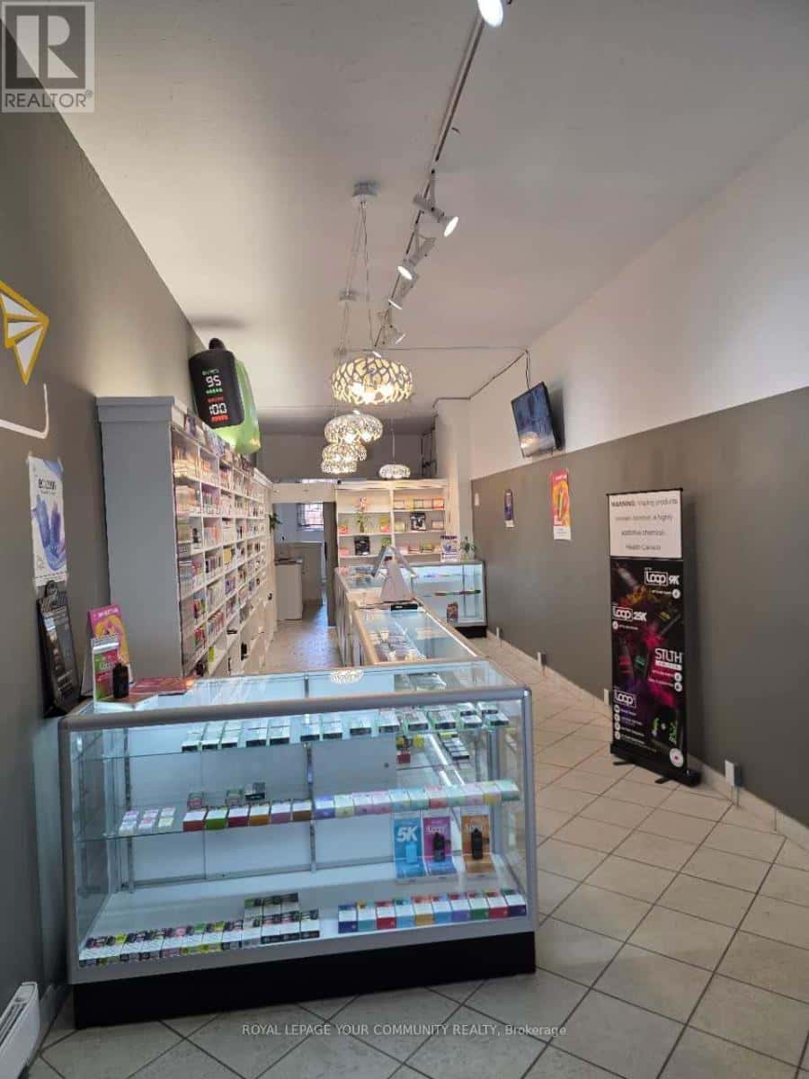 , Toronto (Humewood-Cedarvale), — Toronto (Humewood-Cedarvale) - Photo 3 of 8