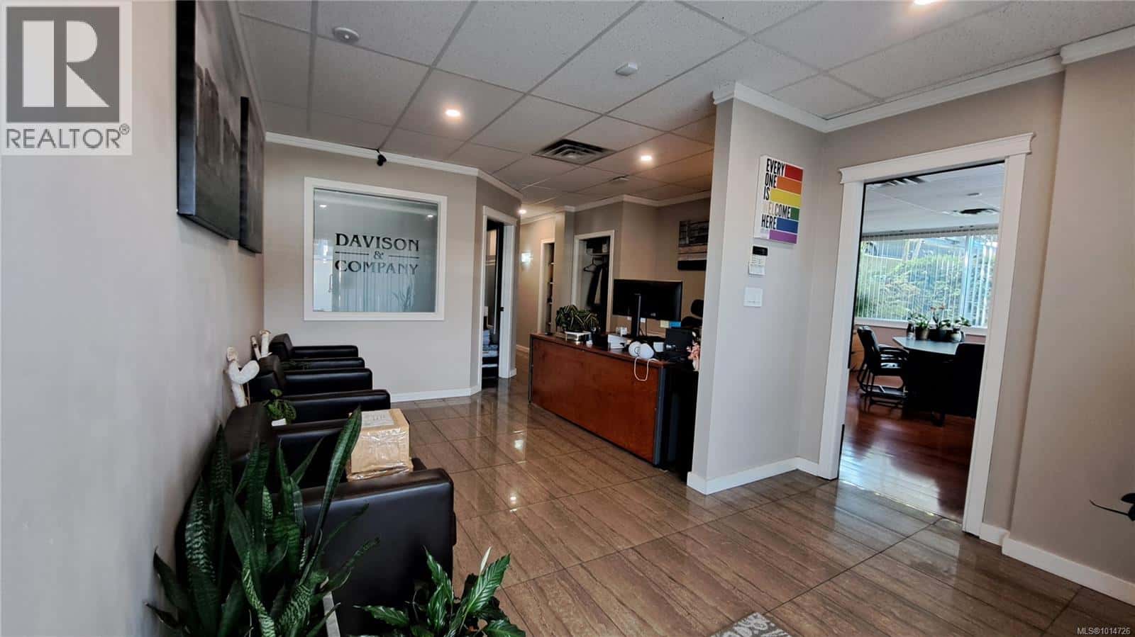 , Victoria, British Columbia — Victoria, British Columbia - Photo 5 of 15