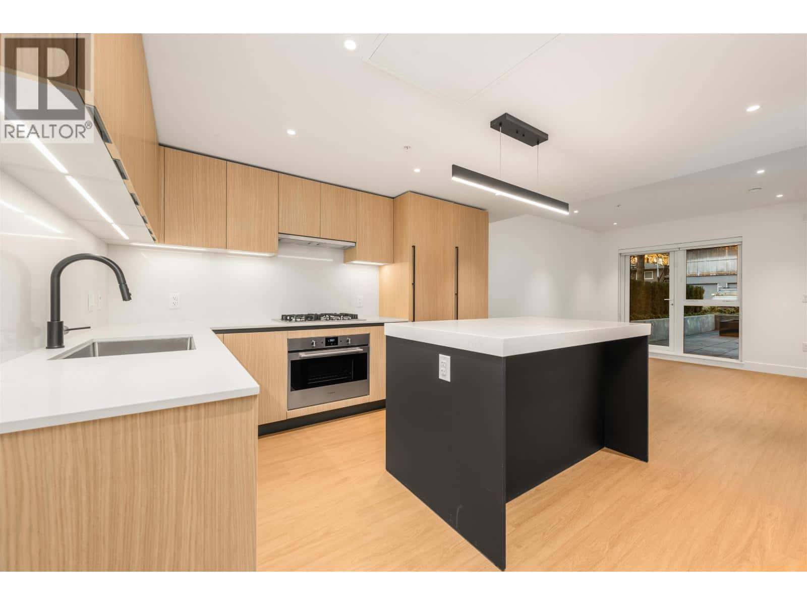 , Vancouver, British Columbia — Vancouver, British Columbia - Photo 3 of 8