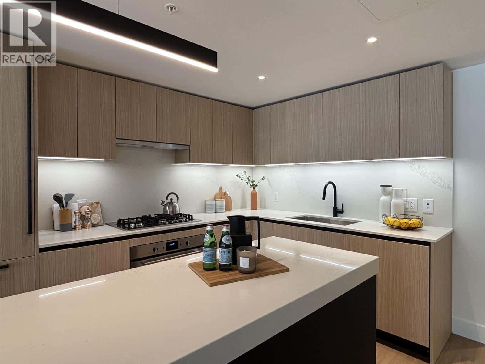 , Vancouver, British Columbia — Vancouver, British Columbia - Photo 3 of 10