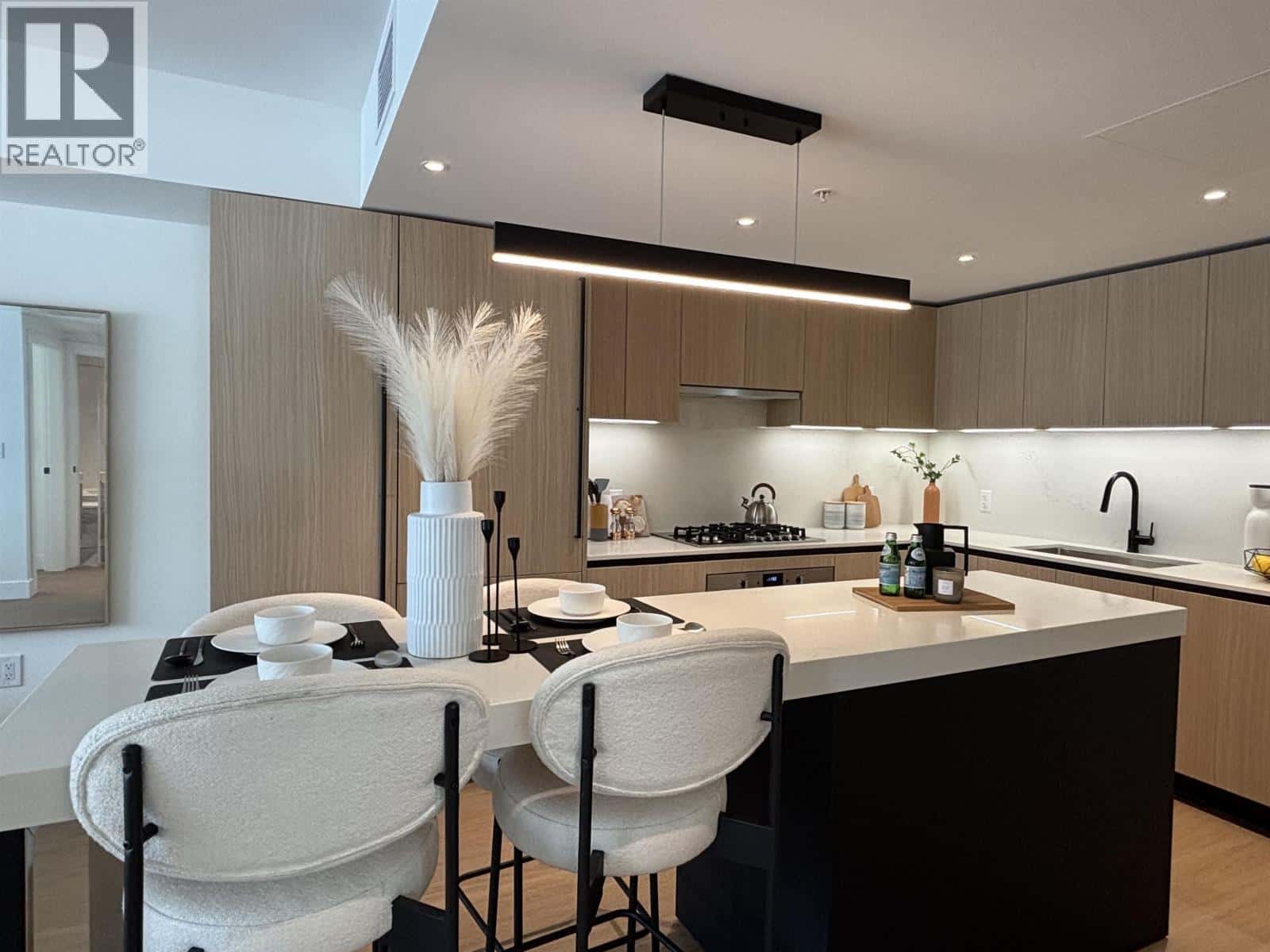 , Vancouver, British Columbia — Vancouver, British Columbia - Photo 4 of 10