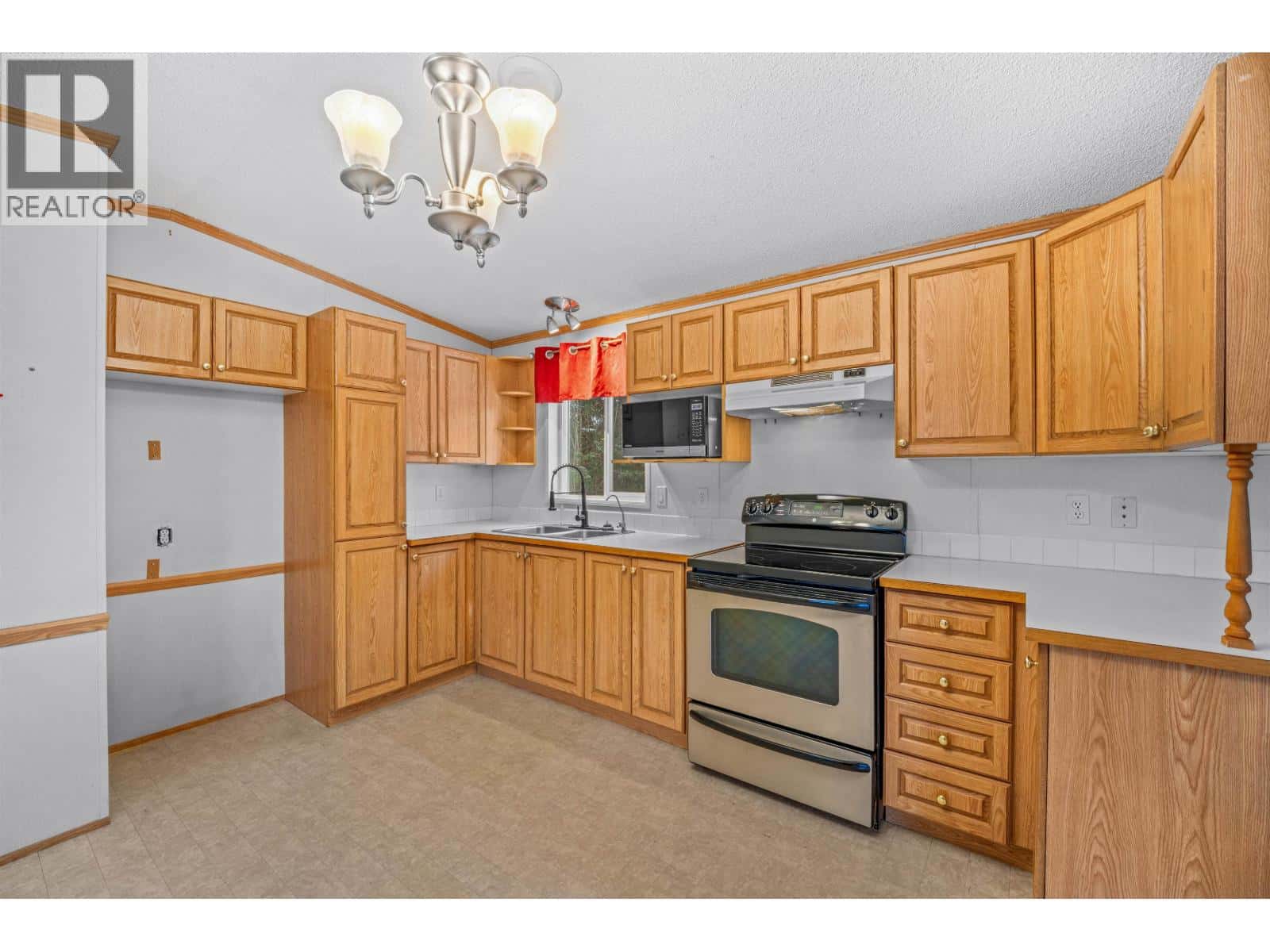 , Prince George, British Columbia — Prince George, British Columbia - Photo 5 of 16