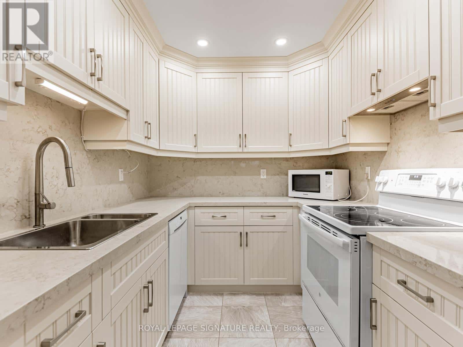 413 - 121 LING ROAD — Toronto (West Hill) - Photo 3 of 35