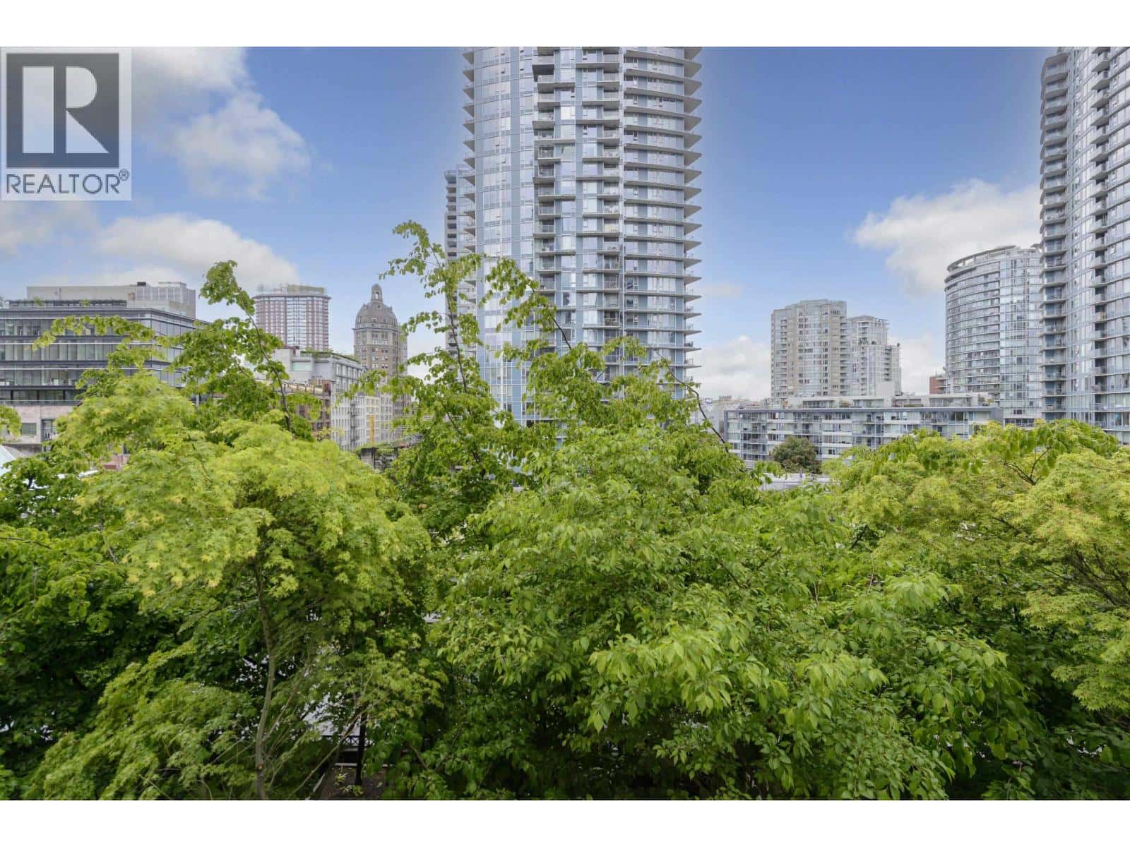 , Vancouver, — Vancouver - Photo 5 of 25