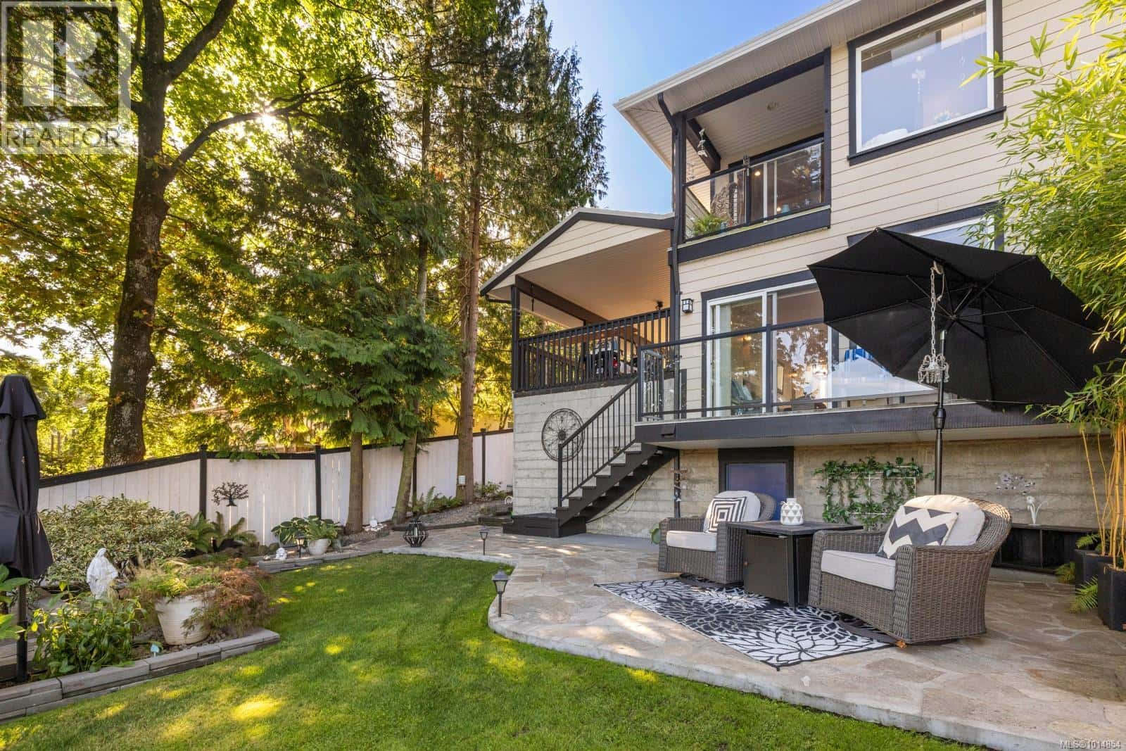 , Esquimalt, British Columbia — Esquimalt, British Columbia - Photo 4 of 112