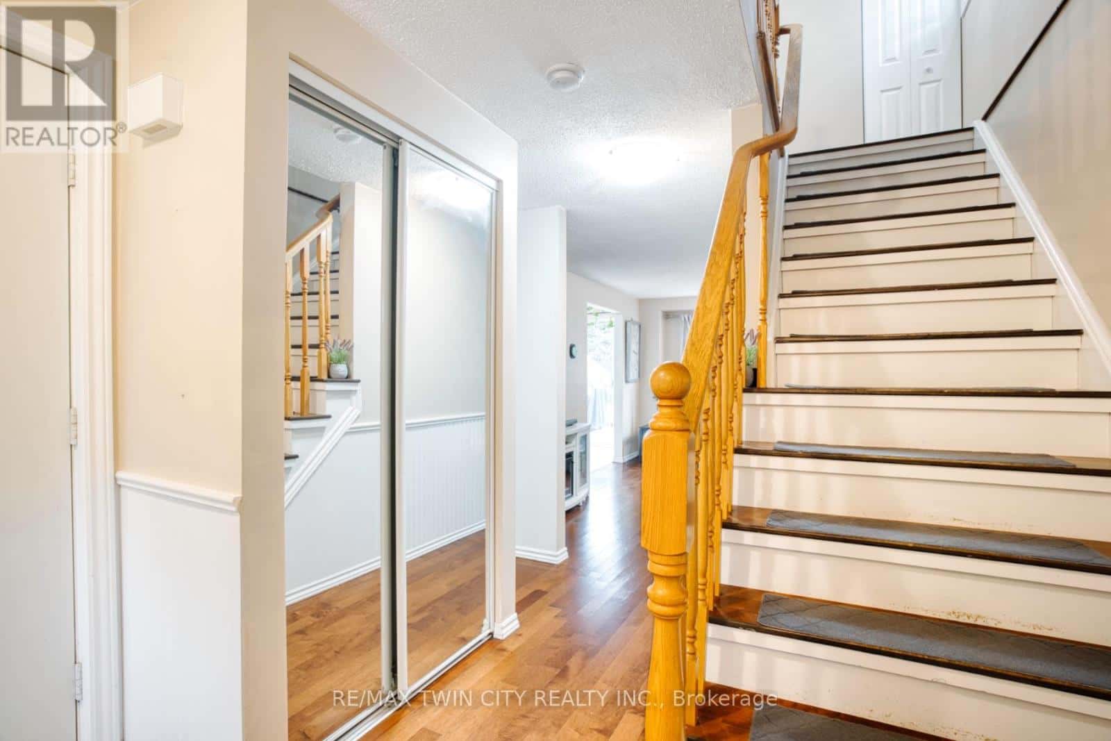 , Kitchener, — Kitchener - Photo 4 of 41