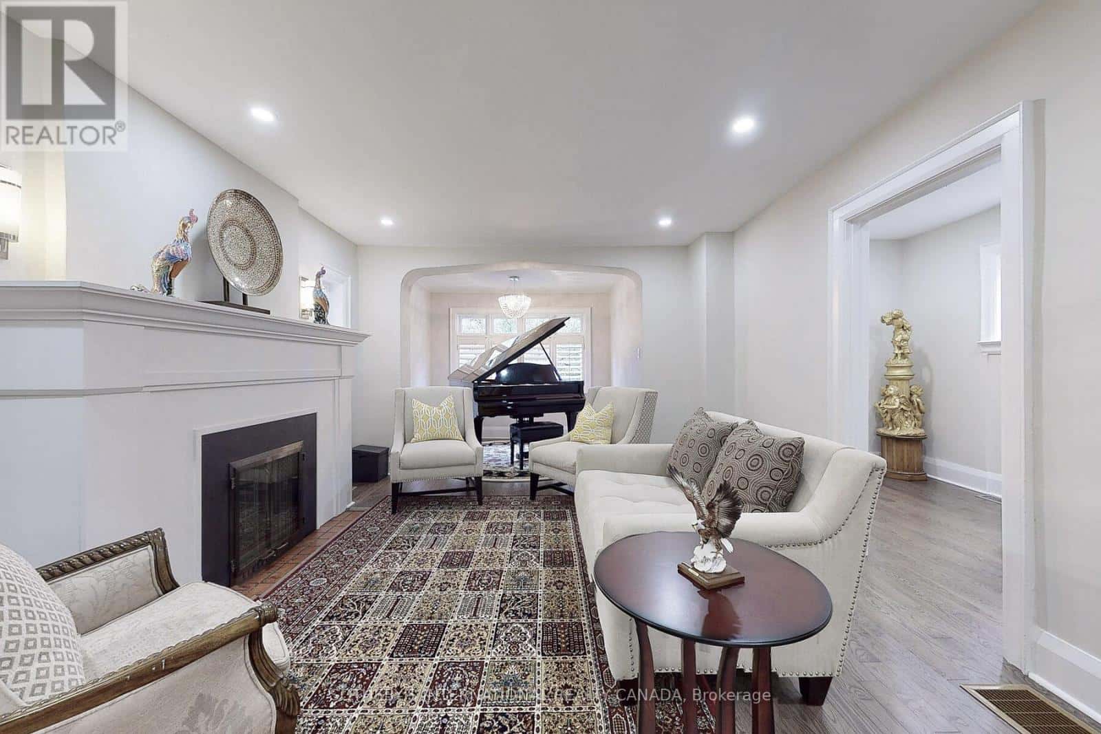 , Toronto (Yonge-Eglinton), Ontario — Toronto (Yonge-Eglinton), Ontario - Photo 5 of 24