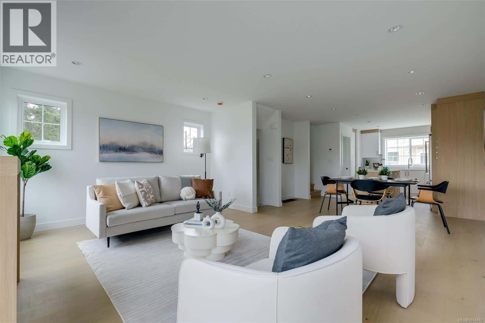 , Saanich, — Saanich - Photo 5 of 38