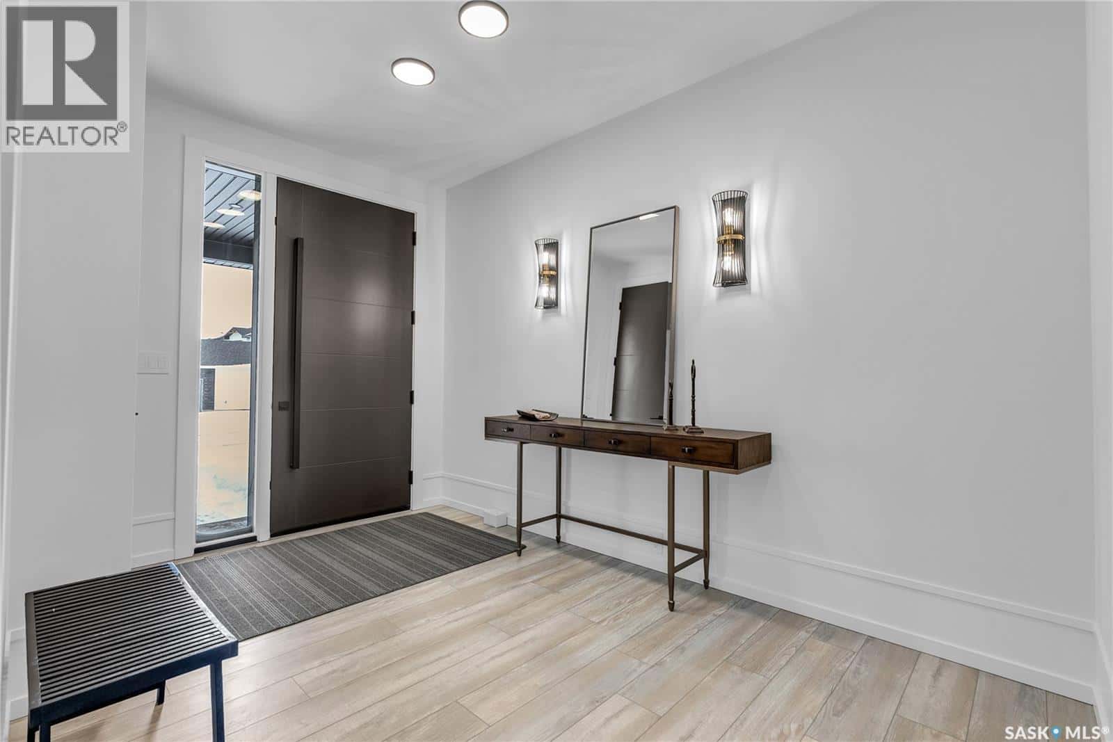 , Saskatoon, Saskatchewan — Saskatoon, Saskatchewan - Photo 4 of 48