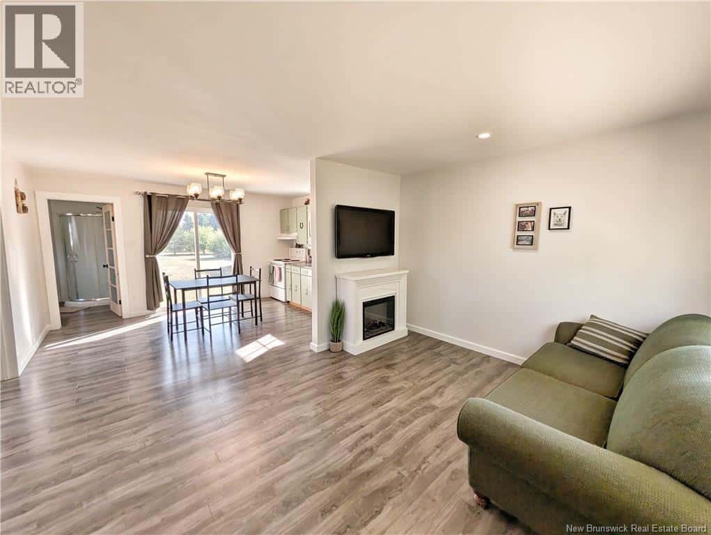 , Saint-Léolin, — Saint-Léolin - Photo 2 of 12