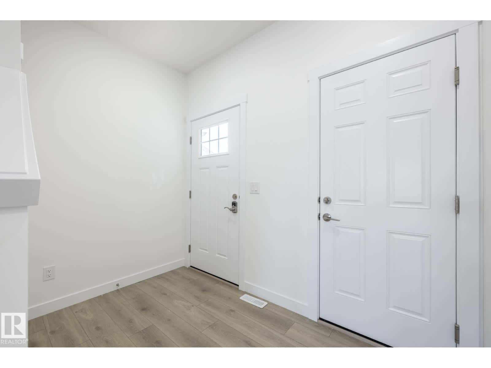 , Morinville, Alberta — Morinville, Alberta - Photo 2 of 26