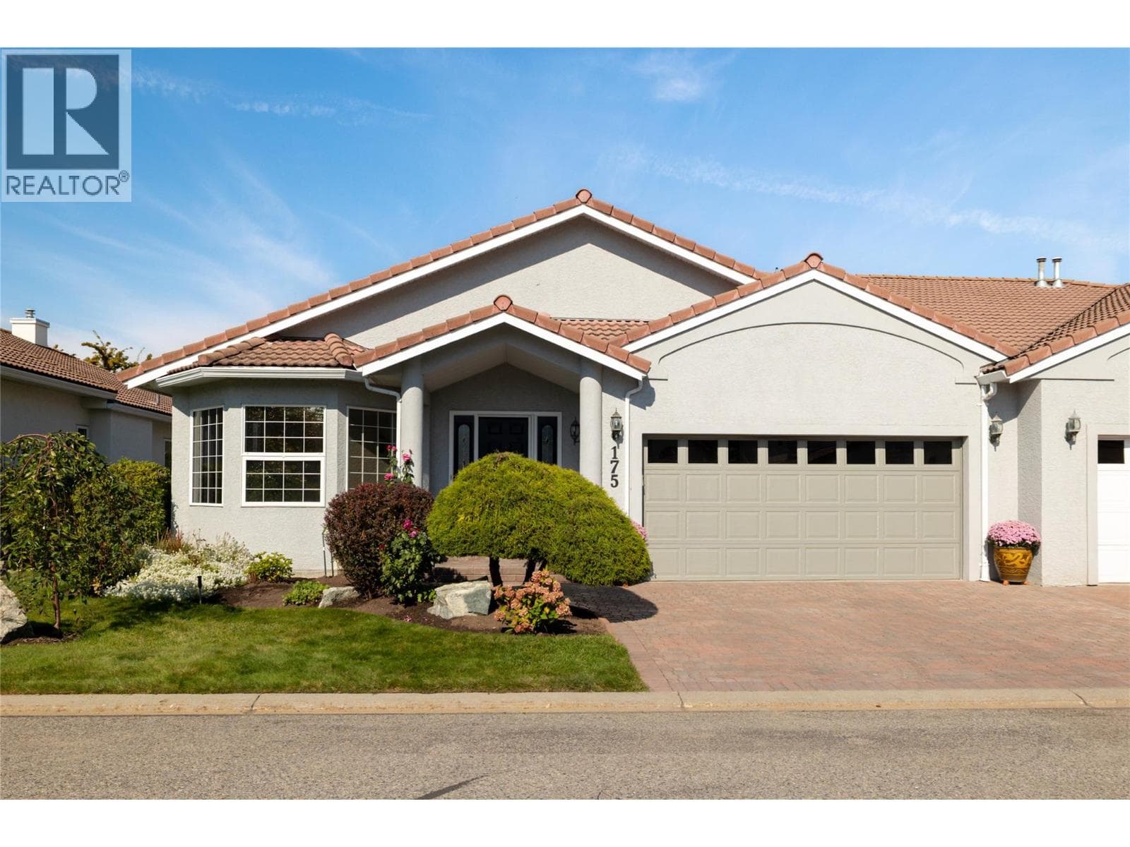 , Kelowna, — Kelowna - Main photo