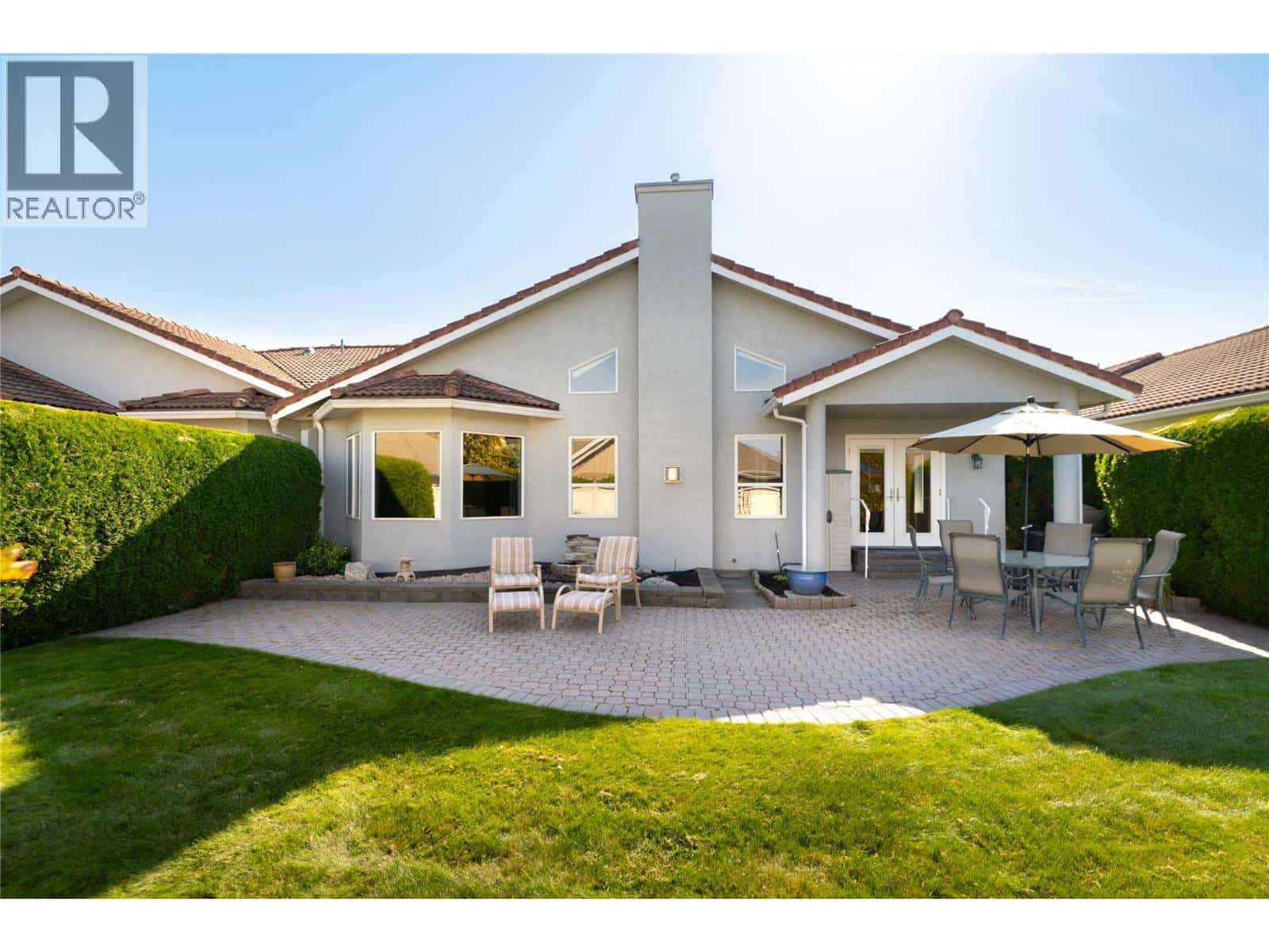 , Kelowna, British Columbia — Kelowna, British Columbia - Photo 2 of 21