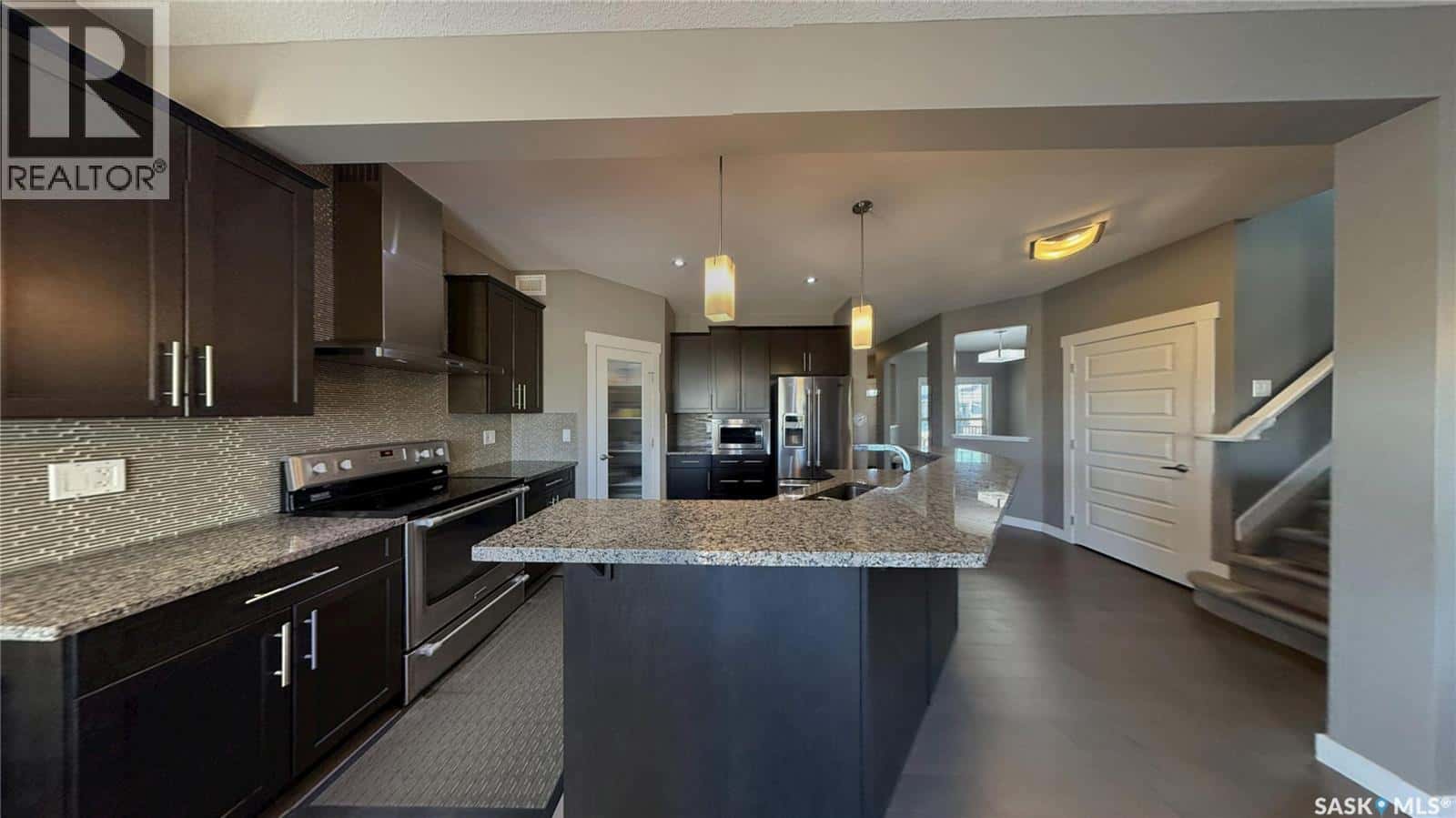 , Saskatoon, Saskatchewan — Saskatoon, Saskatchewan - Photo 3 of 95