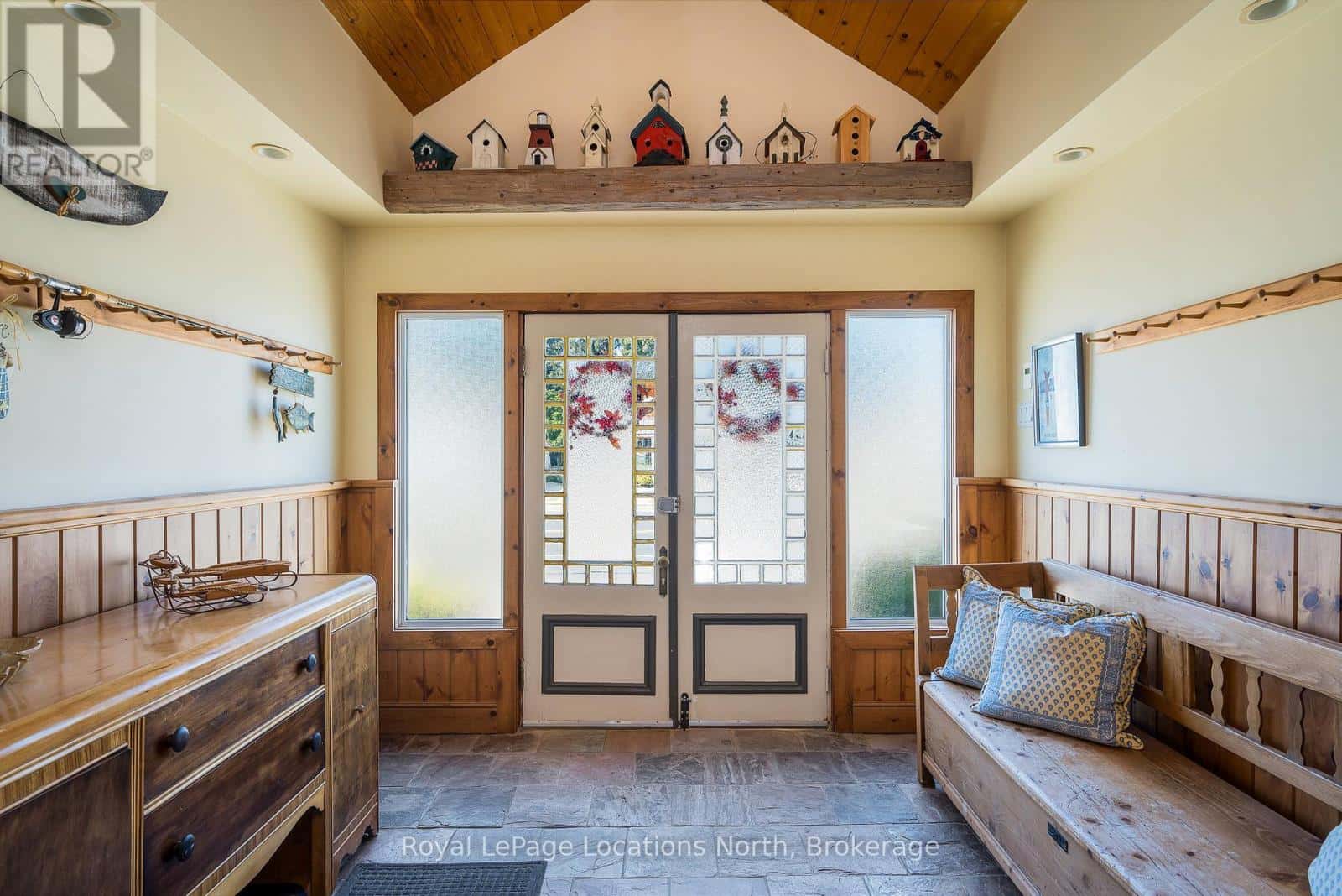 , Clearview (Nottawa), — Clearview (Nottawa) - Photo 4 of 47