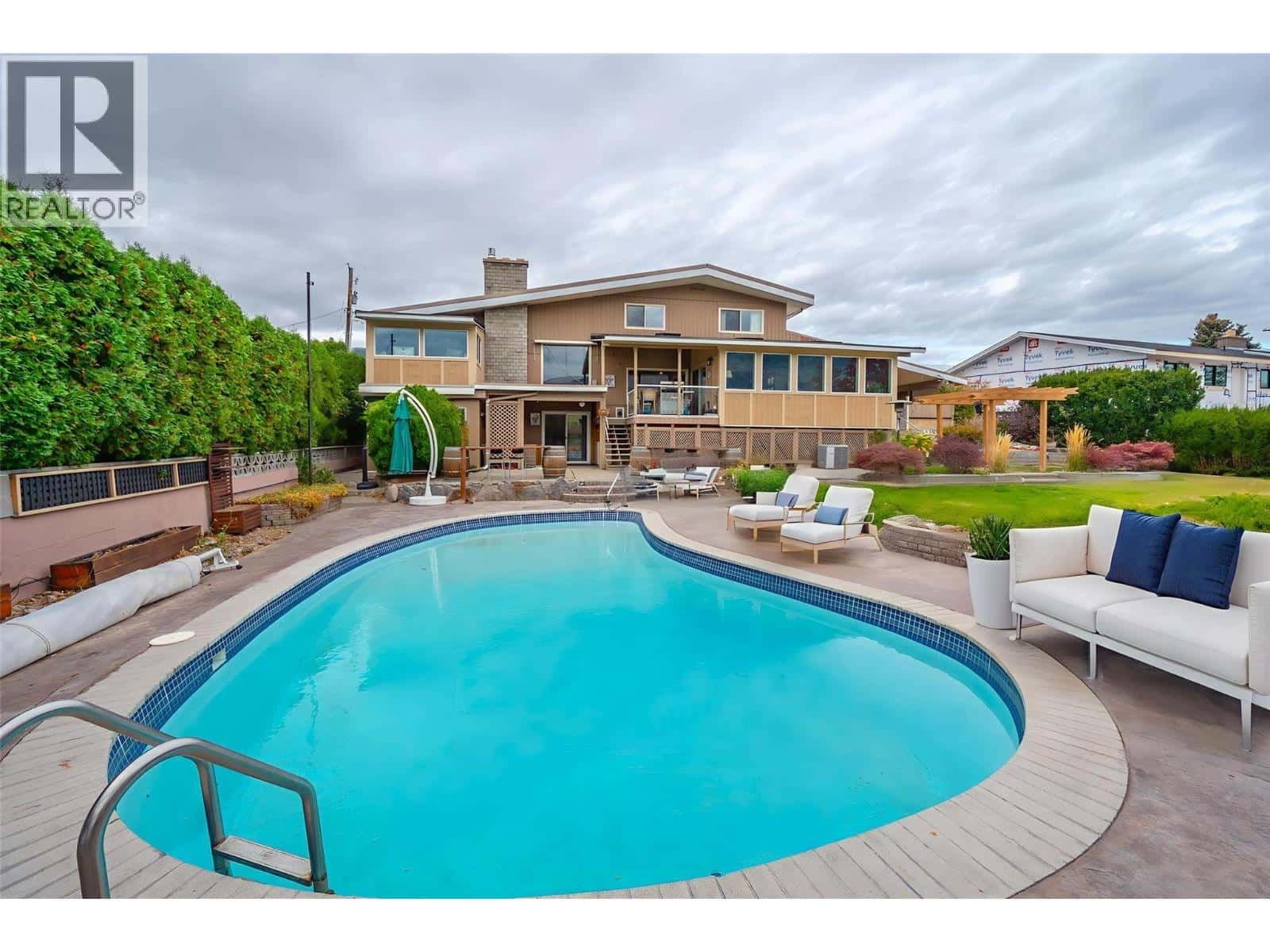 , Oliver, British Columbia — Oliver, British Columbia - Photo 4 of 31